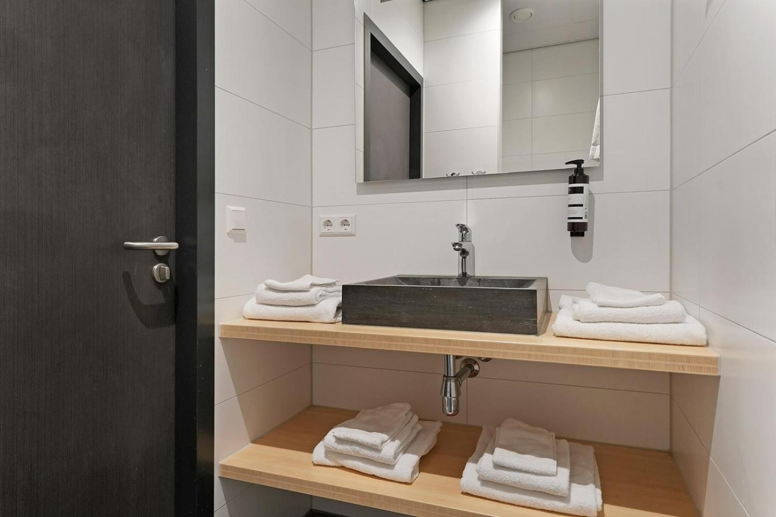 Dock Hotel Stellendam Eksteriør billede